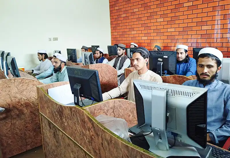 Ihyaululoom-home-courses-image-03